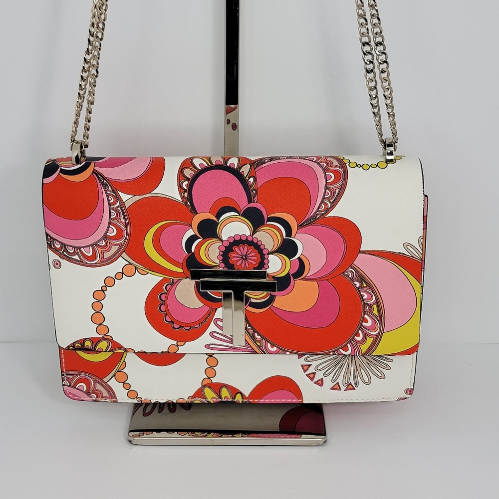 Trina Turk Floral Patterned Chainβ Strap Bag P202